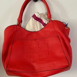 Tory Burch Bombe Pebbled Leather Logo bag, Poppy